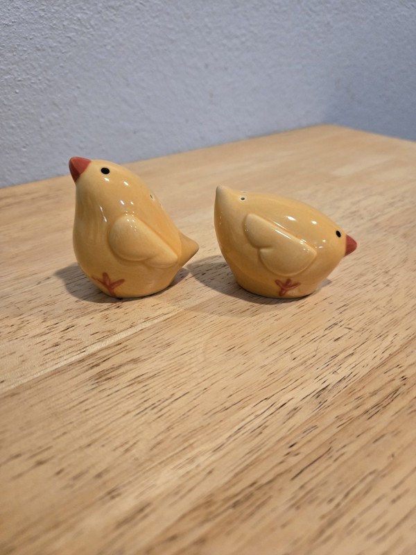 Vintage Baby Chick Salt & Pepper Shaker Set Cute Baby Peeps Farm Collectible