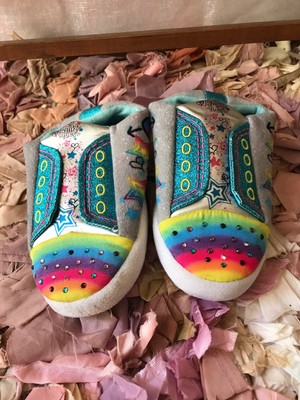 sketchers house slippers