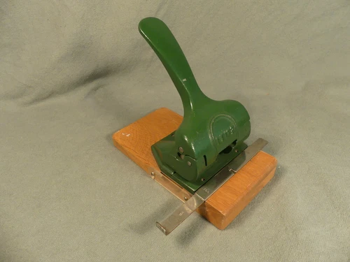 alter Leitz 144 Locher Doppellocher mit Anschlag 