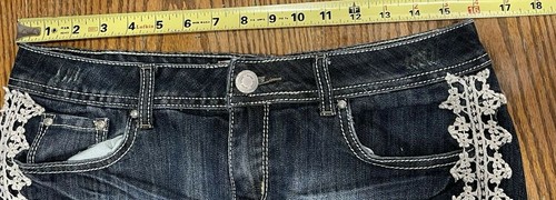 Women's Denim Lace Shorts Size 9 Booty Cutoff Crochet Distressed Daisy Duke - Picture 5 of 6