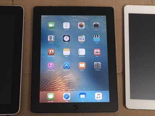 3 Apple iPads, IPad Air 128GB, IPad 1st Gen 32gb And 2nd Gen 64g - Afbeelding 16 van 22