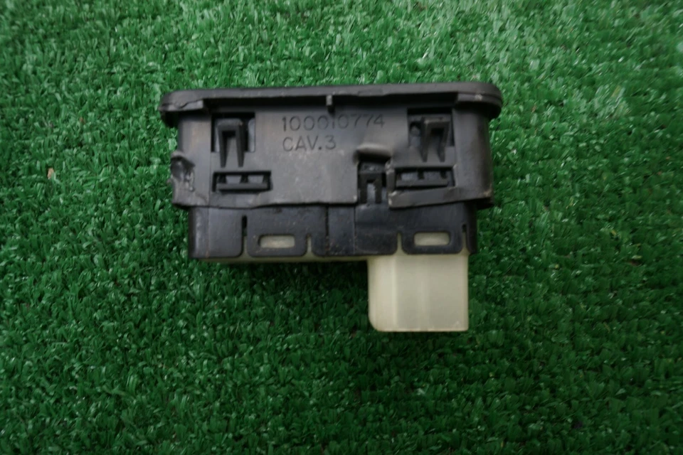 Jeep Grand Cherokee L/R 2005 2006 2007 2008 2009 2010 interruptor de ventana trasera OEM  Foto 2 de 4