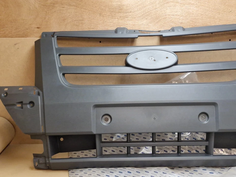 Ford Transit Mk7 Radiator Grille And Front Bumper Cover 1709130 Genuine NEW - Image 3 of 4