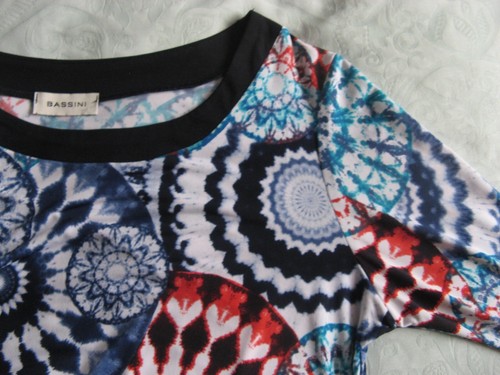 Bassini tie-dye print stretch jersey top in blue/turquoise/red/white Size 14 VGC - Picture 6 of 13