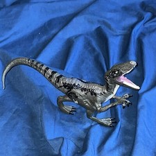 Jurassic World - VELOCIRAPTOR "BLUE" - Bashers  Bitters Dinosaur Action Figure