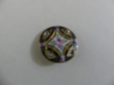 BOUTON EN METAL DORE ET EMAIL ROSE ET AJOURE 4 PIERRES METAL VINTAGE - Photo 1/2
