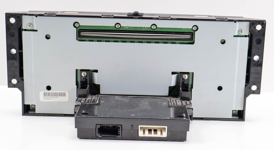 Land Rover LR2 OEM 6 Disc CD Changer Player Radio Headunit Face 2008 ...