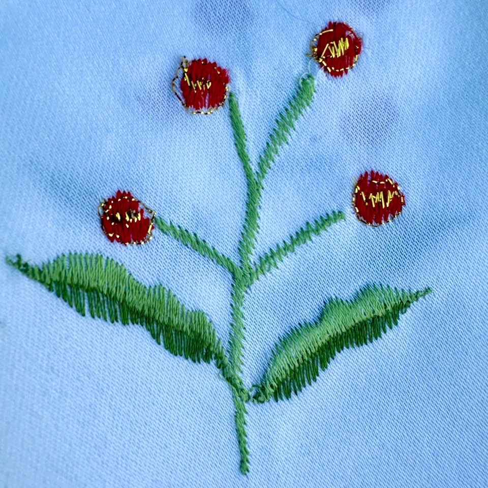 Juego de 10 servilletas vintage de Navidad bordadas con bayas de Navidad Foto 3 de 4