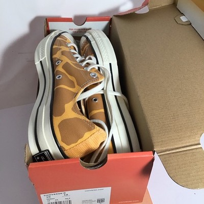 Converse Chuck Taylor All Star Low Orange Tan Camo Sneakers  display picture 1