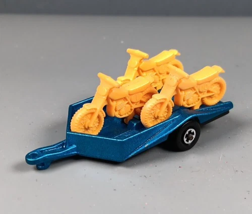 Vintage 1979 Matchbox Superfast Motor-Cycle Blue Trailer w/3 Yellow Bikes