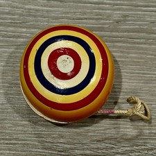 Vintage Wooden Yo-Yo Bullseye Target Design Unbranded 2.5in Multicolor w String