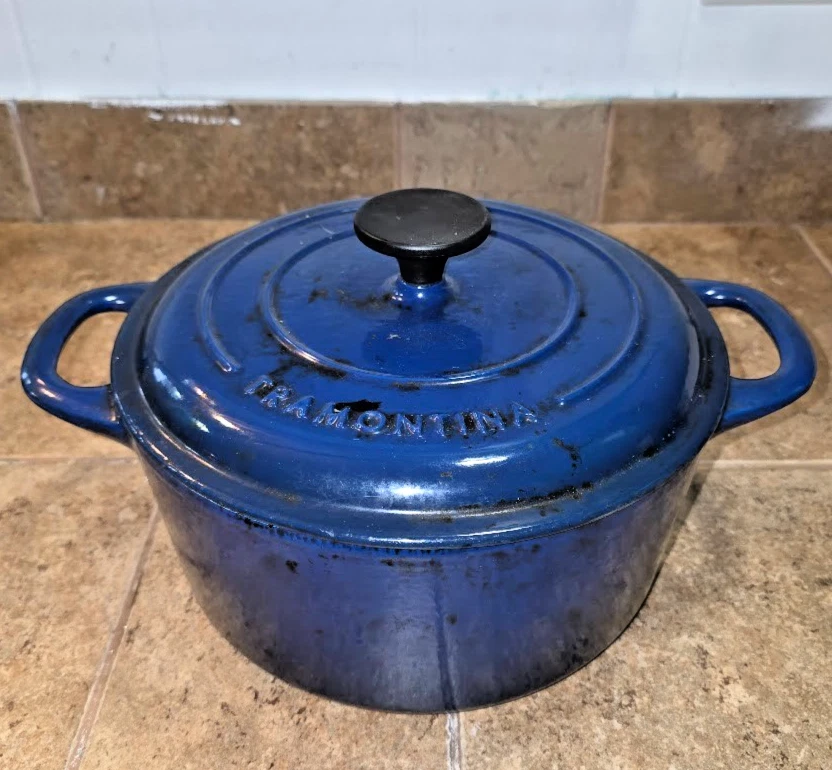 Tramontina Dutch Oven 5.5 Qt Round Enameled Cast Iron Blue Lid Needs Cleaning
Opens in a new window