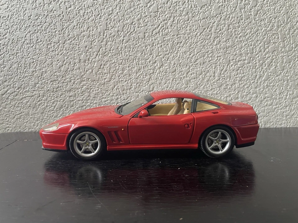 Hot Wheels Ferrari 550 Maranello 1:18 Scale Red Diecast Model Car - Image 2 of 4