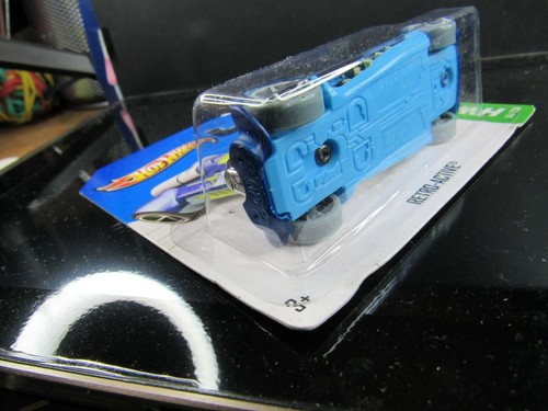 BLUE RETRO-ACTIVE HW IMAGINATION2013 SHORT CARD HOT WHEELS 1/64 DIECAST CAR - Picture 4 of 7