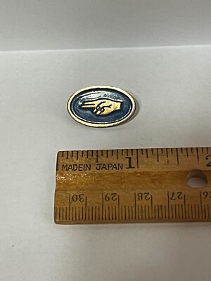 Girl Scout Brownie Two Finger Salute Pin
