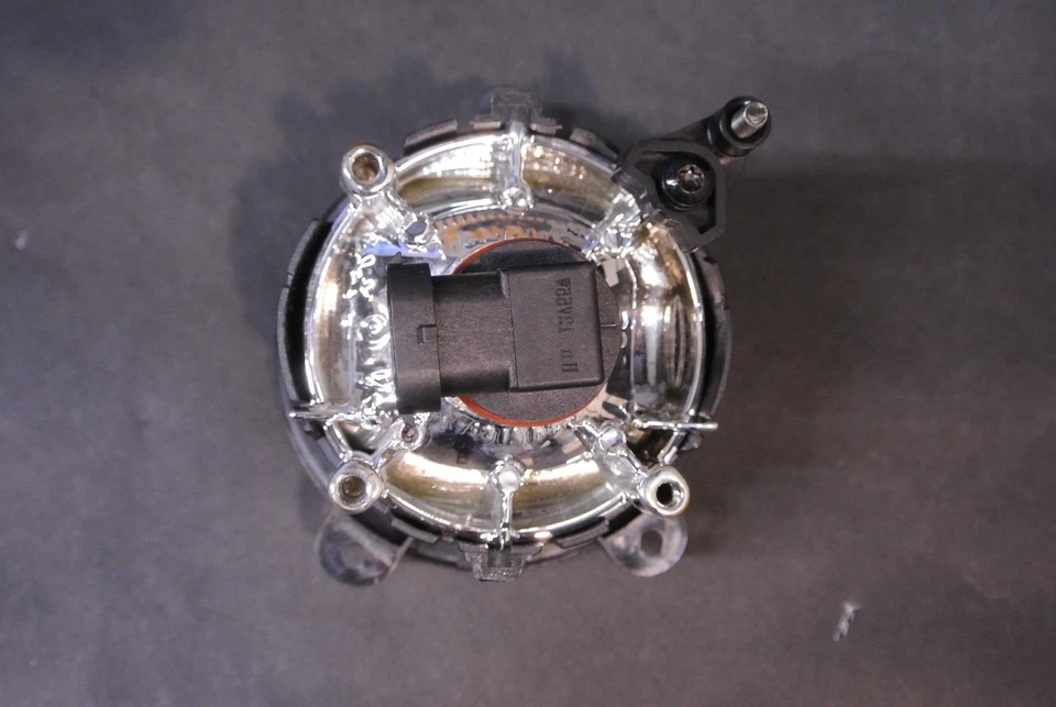 FOG Lamp Assembly Right for 2003-2009 LAND ROVER LR3/SPORT/Discovery (XBJ000080) - Image 4 of 4
