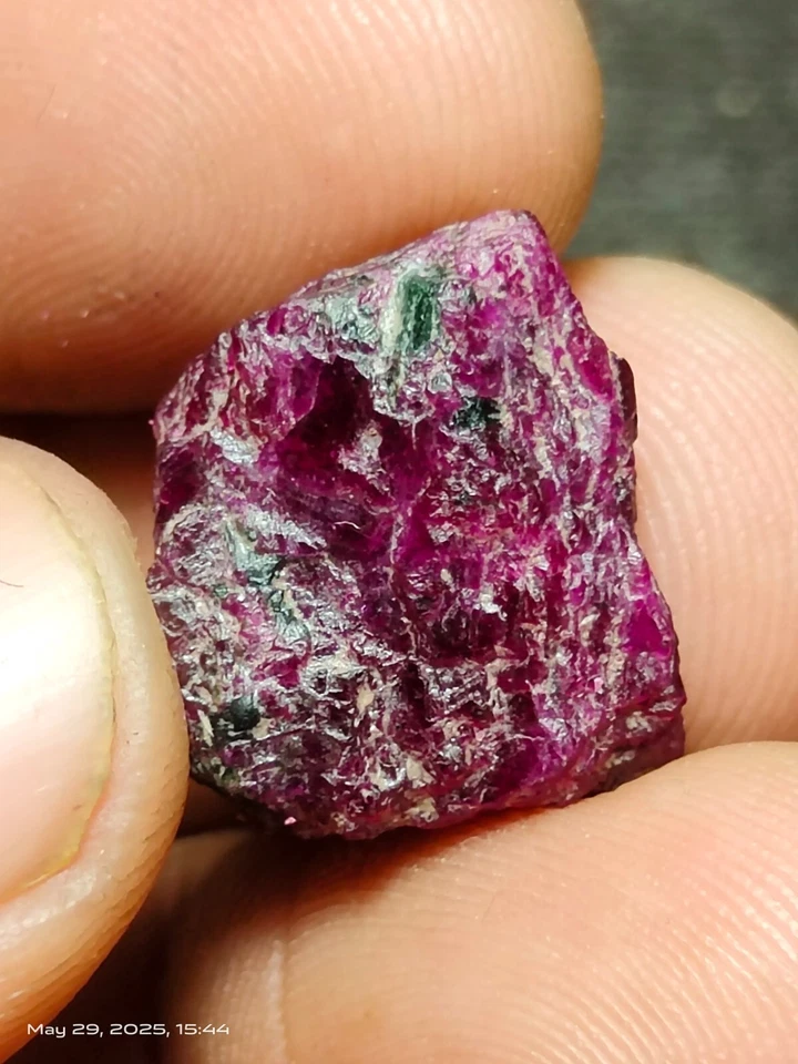 AAA Quality 100% Natural Red Ruby Rough SPECIMEN Size 16X15X7 mm Weight 19 crt - Image 3 of 3