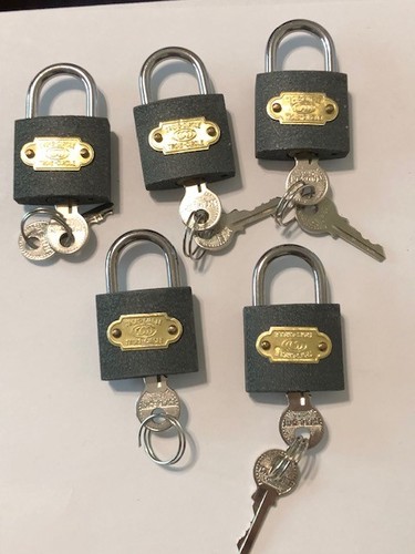 Lot of 5 Trois Tri-Circle Cast Iron Heavy Duty Padlock & Keys