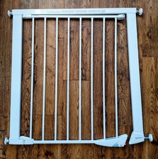 Fantastic Munchkin Baby Child Pet Safety Gate for Stairwaysnand Doorway White