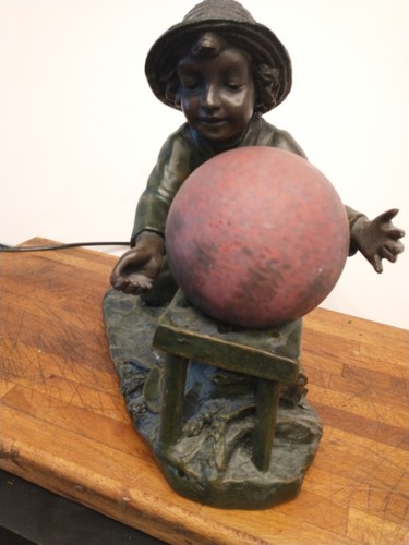 Sweet Vtg Glass Globe Table Lamp Light Kneeling Boy Figural Bronze Resin - Picture 3 of 7