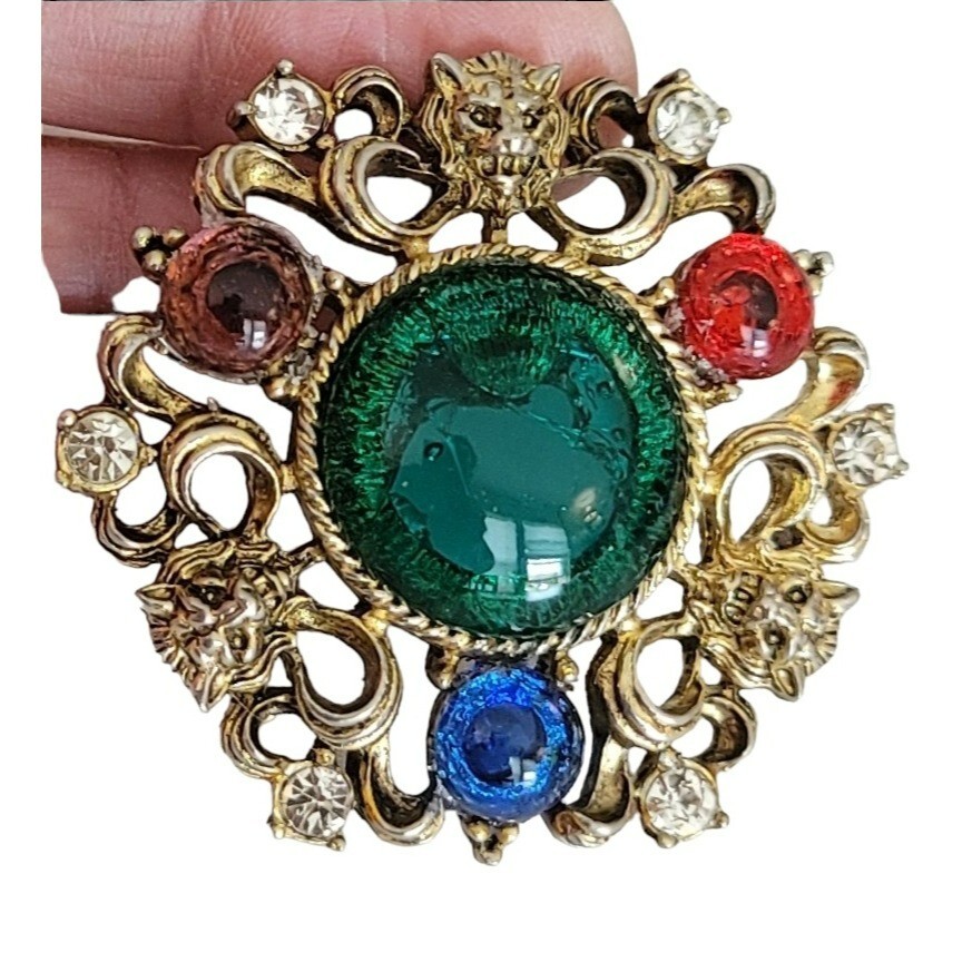 Gold Tone Lion Face Multicolor Cab, Rhinestone Cluster Brooch Pin
