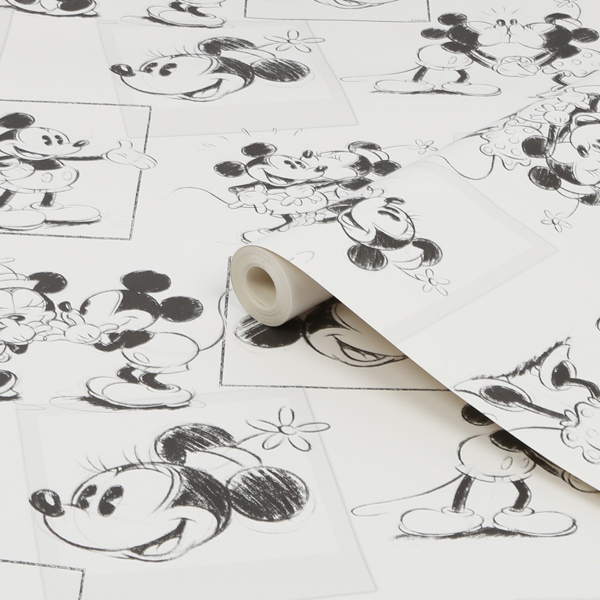 Mickey And Minnie Mouse Kissing Wallpaper