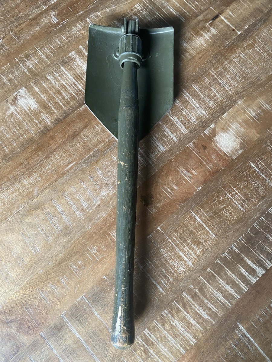 Vintage 1945 WW2 US Military AMES Entrenching Tool Foldable Shovel