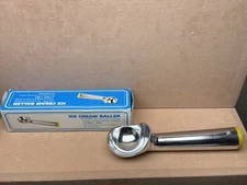 Old Fashioned Aluminum Ice Cream Scoop / Baller