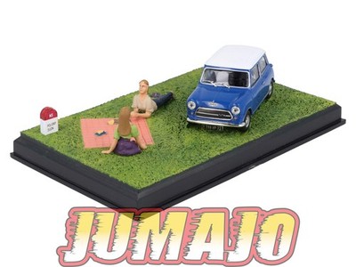 NB73 Voiture IXO 1/43 Diorama Route bleue AUSTIN Mini La partie de cartes
