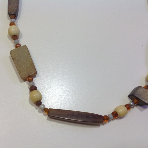 Grandma's Jewelry ~ Vintage Polished Stone? Bone? Beaded Necklace 28" Nice - Picture 2 of 3