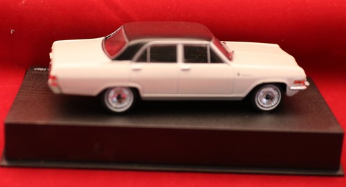Modellauto/ Collection/ Opel Diplomat V8 Limousine / 1964-1967/ 1:43 / 14+/OVP - Bild 3 von 5