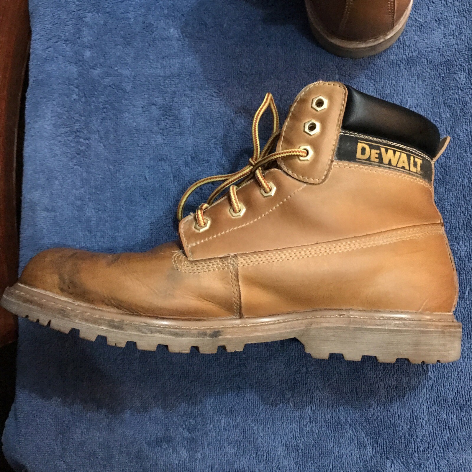 DeWalt Lewiston Work Boots 10.5 W PreOwned..Great Shape..Waterproofed