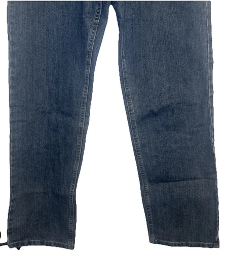Lee Men's Medium Wash Relaxed Fit Denim Jeans Size 30 X 30 NEW Casual Outdoors - Picture 3 of 12
