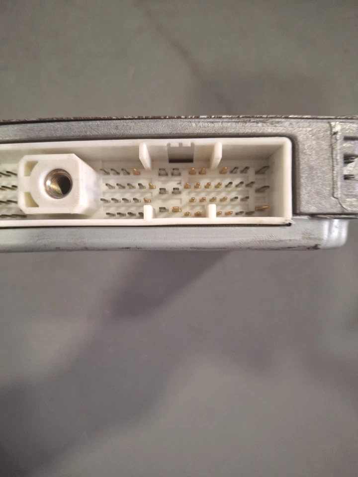 Nissan Altima 2000 2,4 L ECU/ECM JA19P49 ZD4 Foto 4 de 4