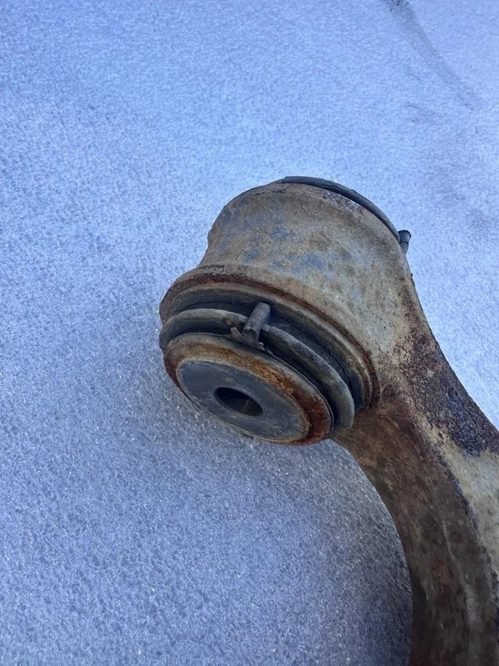 Brazo de control inferior delantero izquierdo Acura RL 2000 lado del conductor Foto 4 de 4