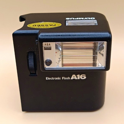Olympus Electronic Flash A16 Blitzlichtgerät für XA Blitzschuh