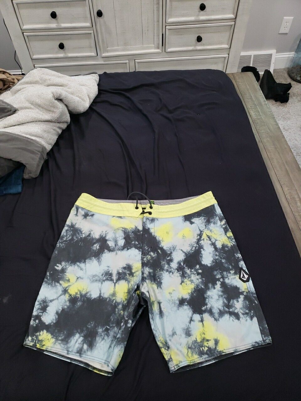 Picture 1 of 6
