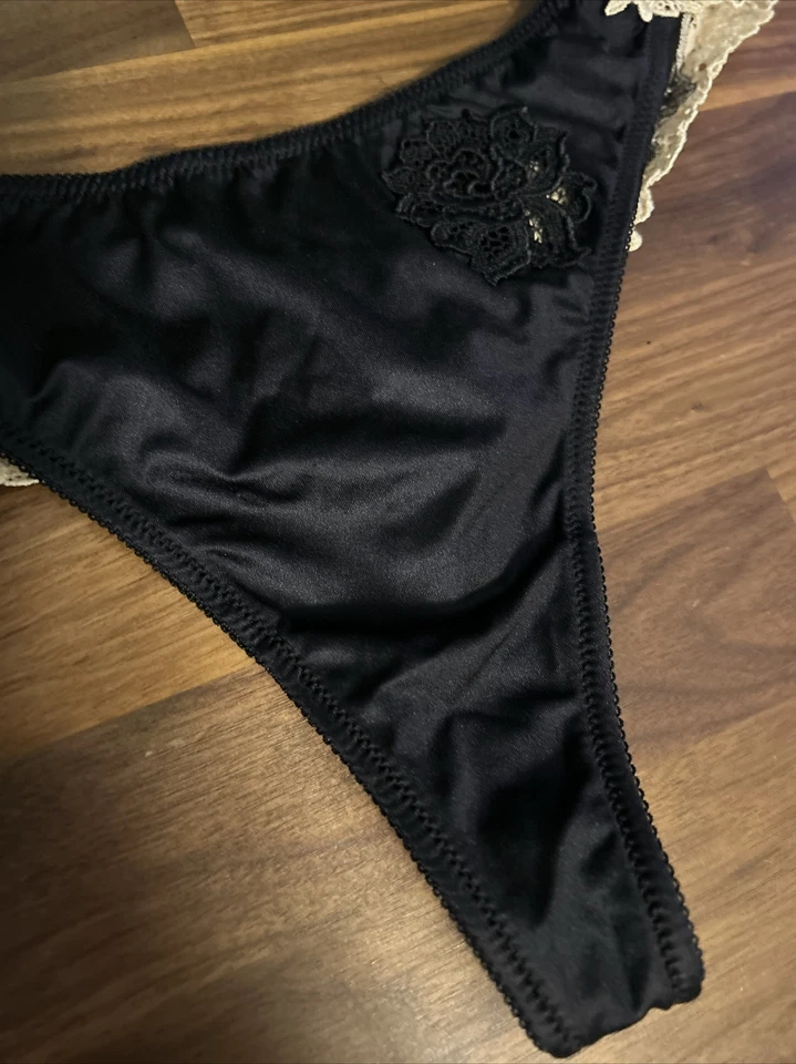 FELINA Large BLACK LACE EMBROIDERED VINTAGE RARE THONG PANTIES Unique Moments - Image 3 of 4
