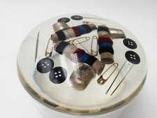 Boite à couture plexiglas nécéssaire couture vers 1970' style Giraudon