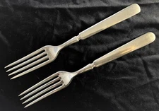 (2) Place Forks by Wm. Rogers Mfg. Co. Style # 12: 7 9/16": SHIPS FREE & INSURED