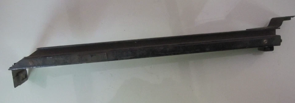 SUNBEAM TIGER ALPINE 右门窗前导轨铁路通道 — 第 2/4 张图片