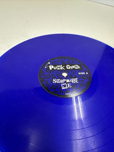 2 Toy LP records for LOL Surprise OMG Remix Rocker Boi and Punk Grrrl blue/red - Picture 3 of 6