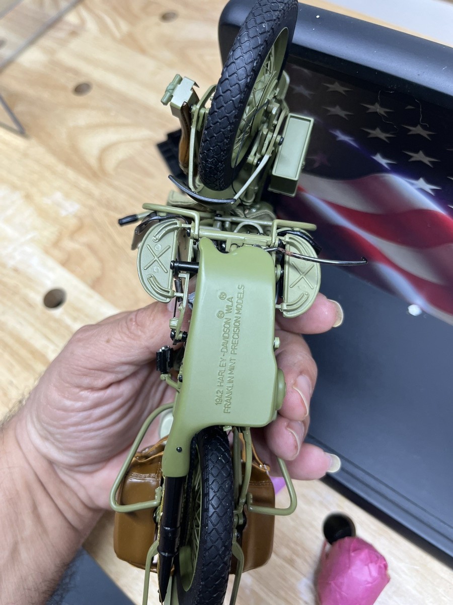 DEFECTIVE Franklin Mint Precision Models 110 Scale 1943 Harley
