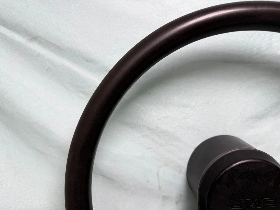 82-92 雪佛兰 S10 GMC S15 卡车西装外套 2 辐条方向盘喇叭垫黑色 — 第 3/4 张图片