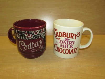 **LOOK** Superb Paar NEU & unbenutzte CADBURY CHOCOLATE Keramiktassen
