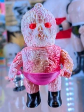 Unbox Industries Vilesore  GENESIIS  Vinyl Sofubi figure Who Goes There XL