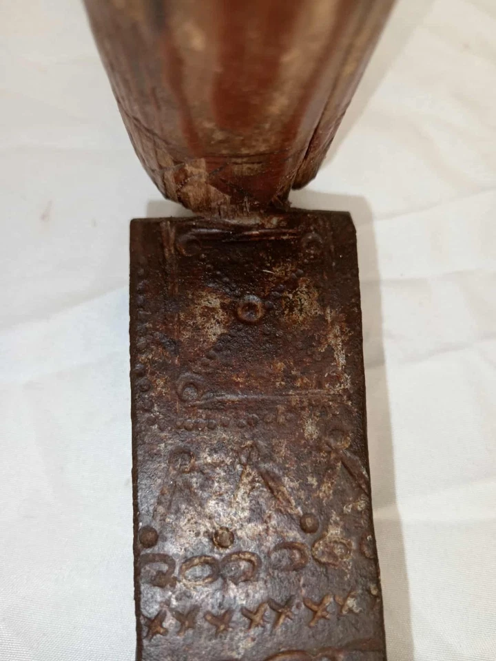 Carpet comb wrought iron BERBER FOLK ART 19th century Textile Tool w Decoration - Image 4 of 4