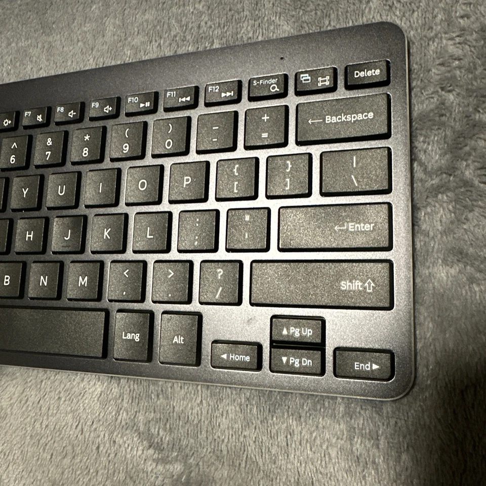 Samsung Model EE-BT550 Wireless Bluetooth Keyboard & USB cord, Tested. - Image 3 of 4