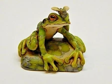 Harmony Kingdom Artist Neil Eyre Designs tree frog toad fly stone moss 