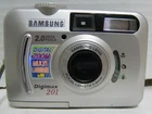 Samsung Digimax 201 2.0 Mega Pixels  Digital Camera with Case
